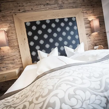 Garni Montana * 佩尔蒂绍