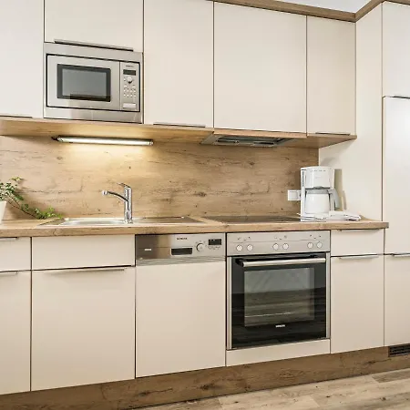 Garni Montana 佩尔蒂绍