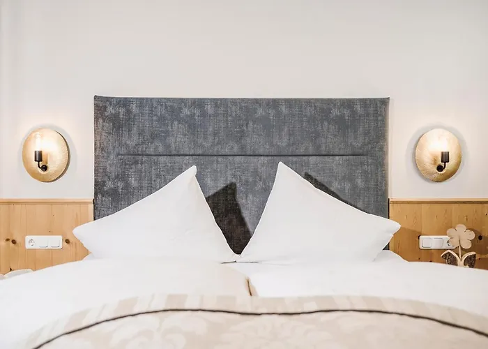 Garni Montana * 佩尔蒂绍