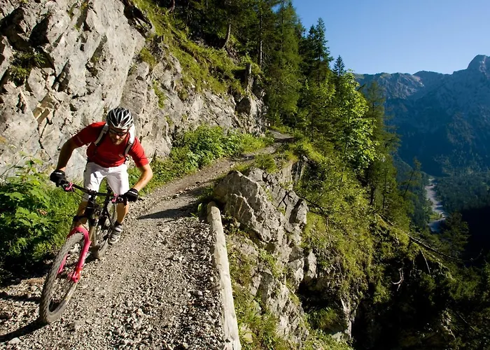 Garni Montana * 佩尔蒂绍